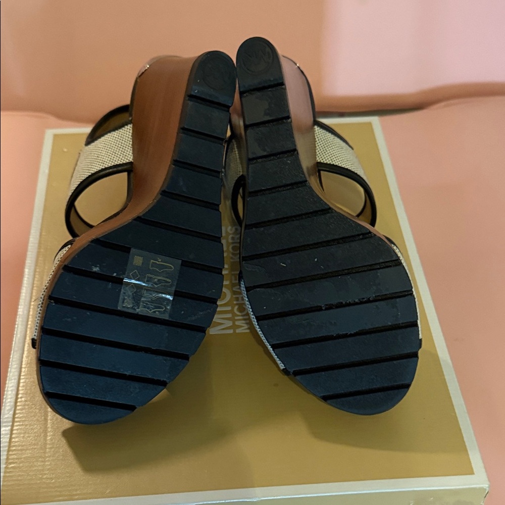 NWT Michael Kors Gillian Black and Cream Canvas Wedges - Picture 8 of 10